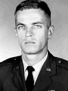 Daniel R Davis